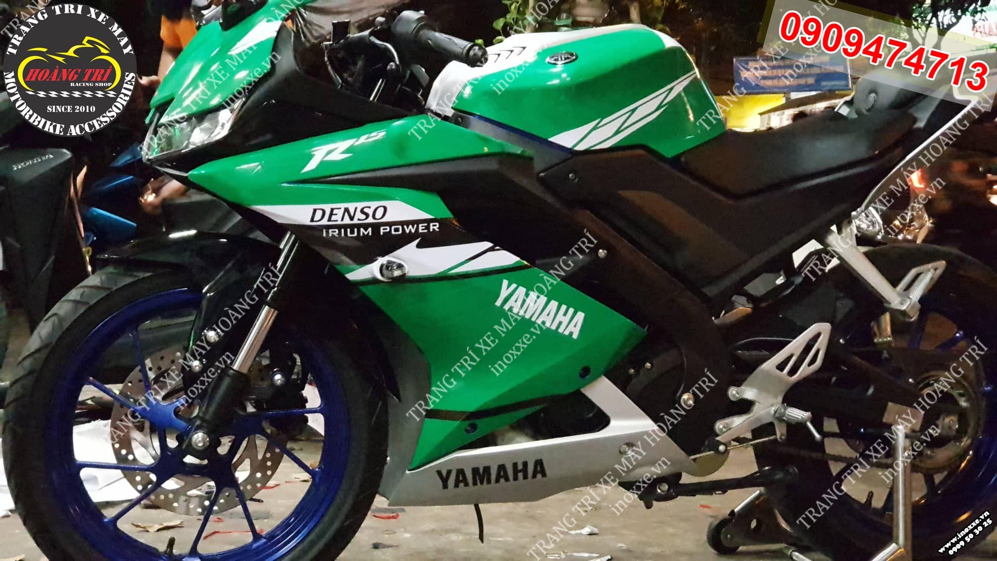 Yamaha R15 độ tem trùm phong cách Sporty